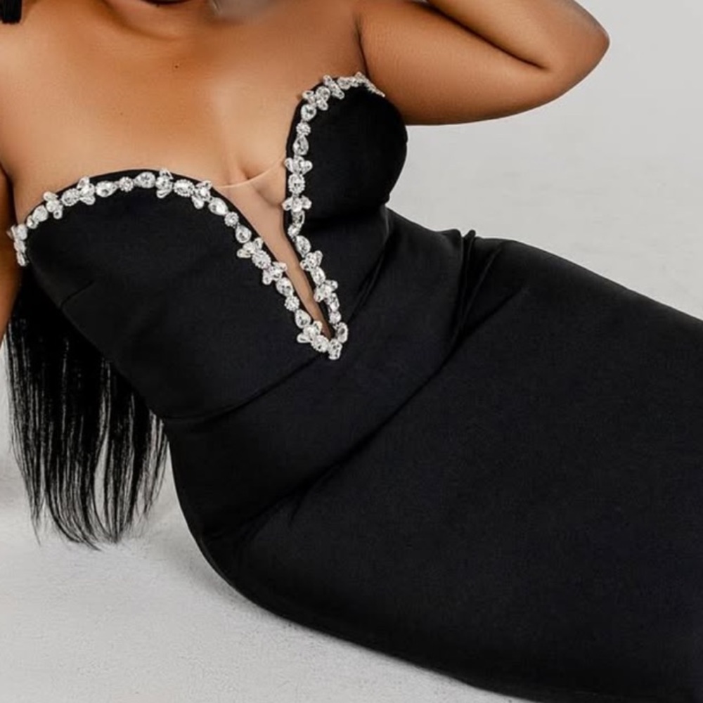 Elegant Black Strapless Gown with Crystal Accents